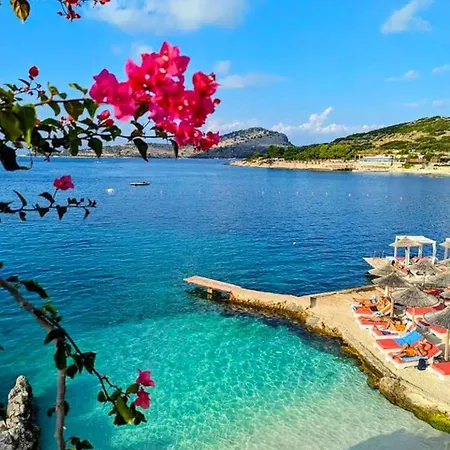 بيت ضيافة Near Corfu Ferry